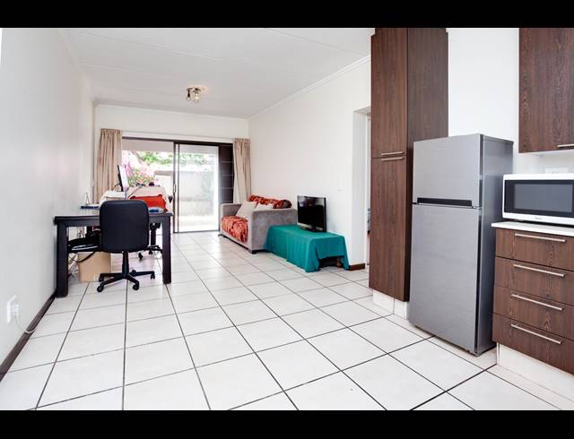 1 BEDROOM APARTMENT FOR SALE IN LONEHILL